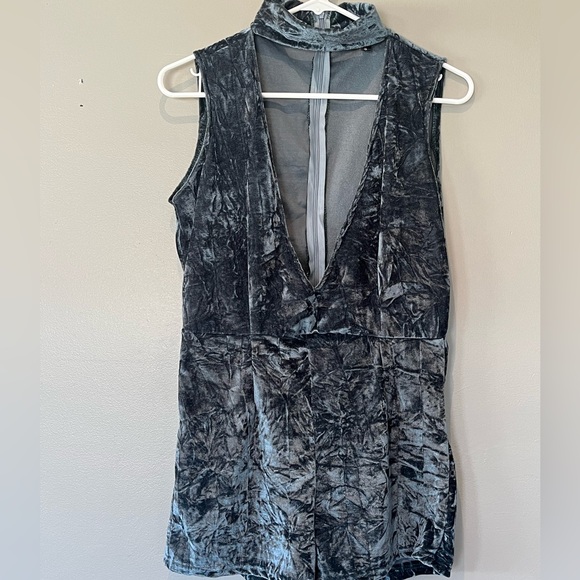 Almost new crushed velvet deep teal choker neck with front V cut out romper - Picture 4 of 10